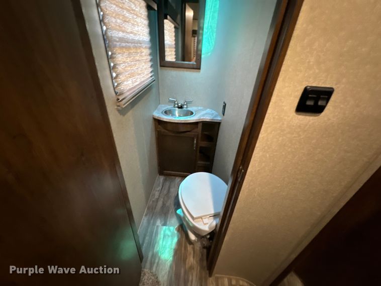 image for item NQ9643 2019 Reflection 311 camper