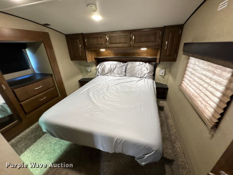 image for item NQ9643 2019 Reflection 311 camper