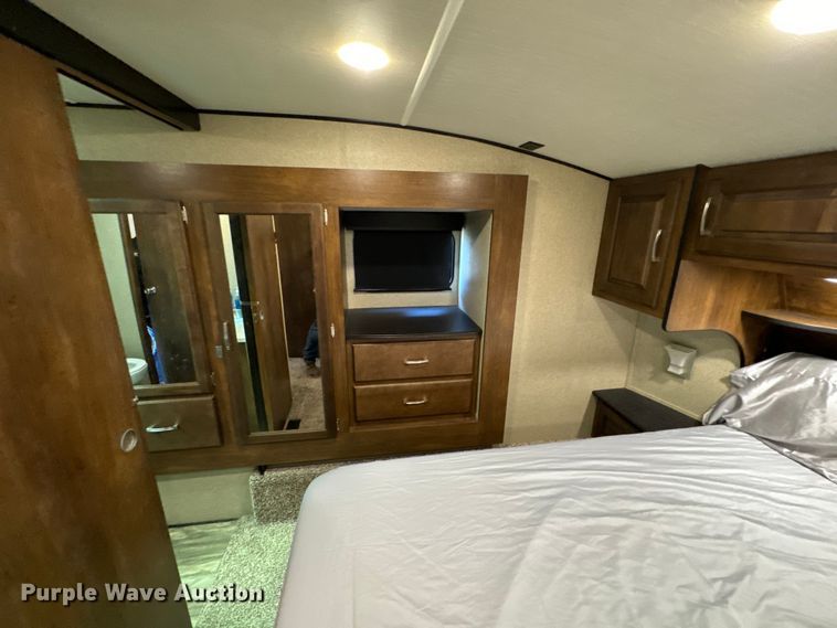 image for item NQ9643 2019 Reflection 311 camper