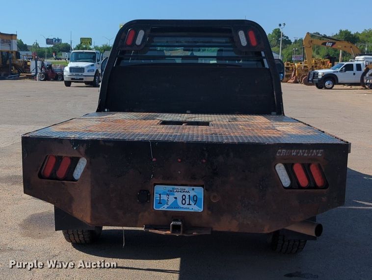 image for item NW9571 2019 Ford F250 Super Duty Crew Cab flatbed pickup truck