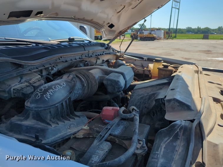 image for item NW9571 2019 Ford F250 Super Duty Crew Cab flatbed pickup truck