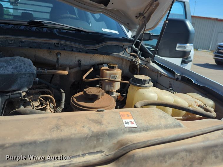 image for item NW9571 2019 Ford F250 Super Duty Crew Cab flatbed pickup truck