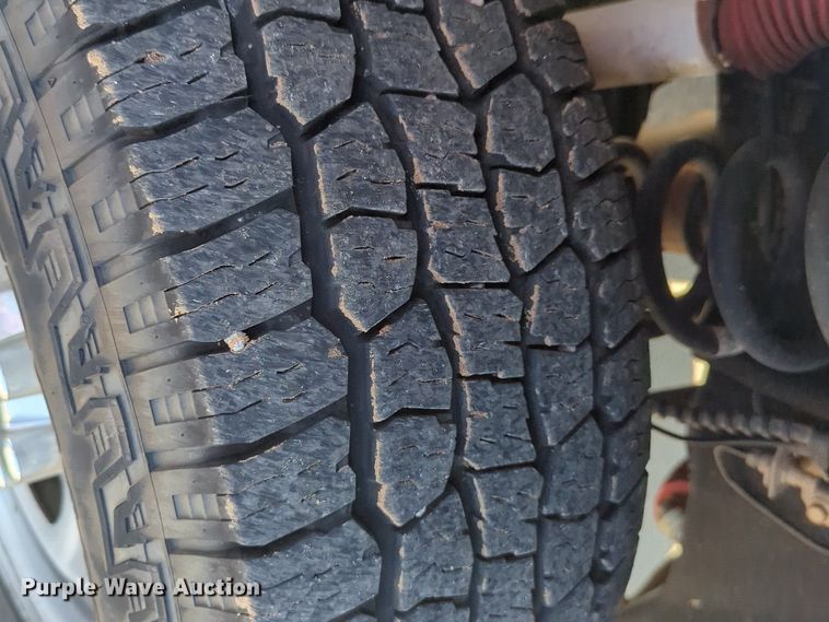 image for item NW9571 2019 Ford F250 Super Duty Crew Cab flatbed pickup truck