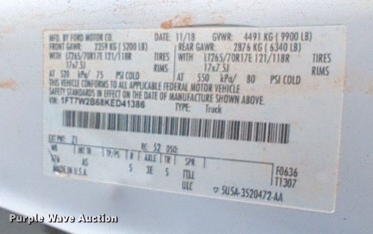 image for item NW9571 2019 Ford F250 Super Duty Crew Cab flatbed pickup truck