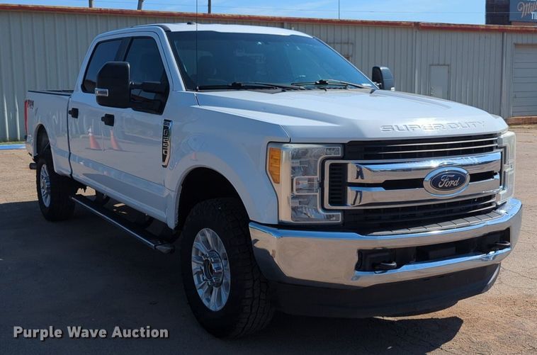 image for item NW9572 2017 Ford F250 Super Duty Crew Cab pickup truck