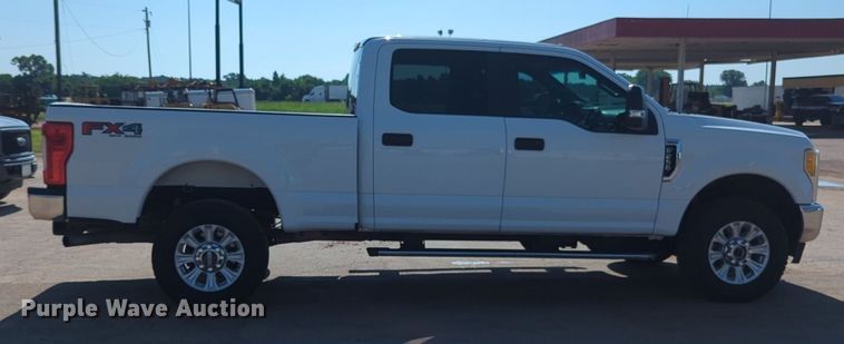 image for item NW9572 2017 Ford F250 Super Duty Crew Cab pickup truck