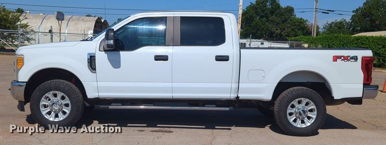 image for item NW9572 2017 Ford F250 Super Duty Crew Cab pickup truck