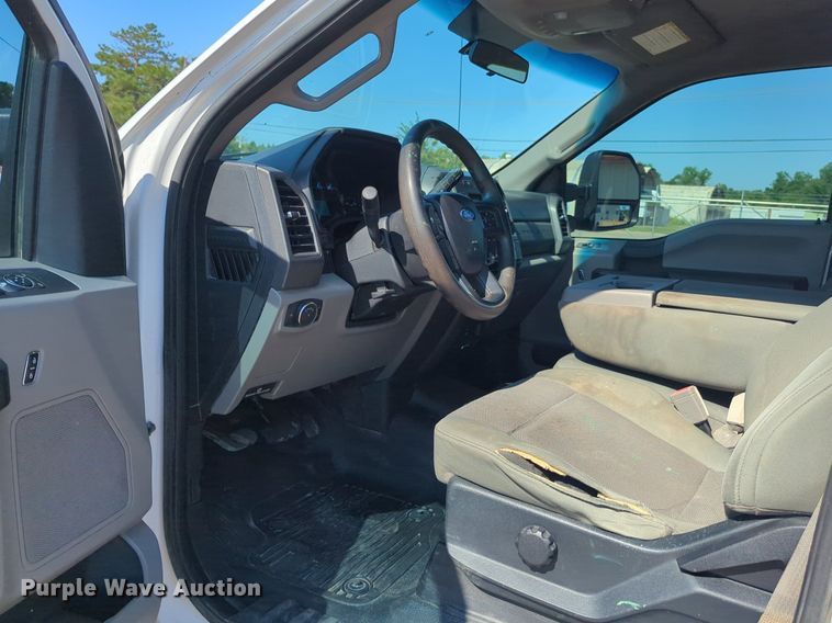 image for item NW9572 2017 Ford F250 Super Duty Crew Cab pickup truck