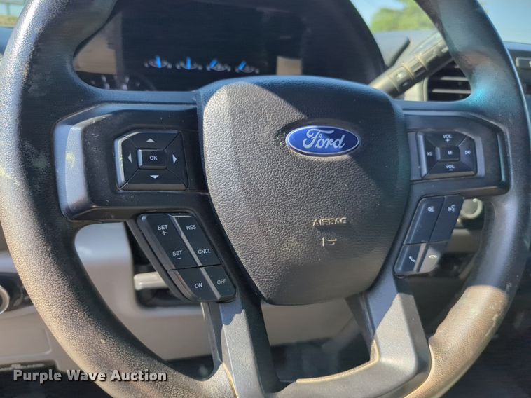 image for item NW9572 2017 Ford F250 Super Duty Crew Cab pickup truck