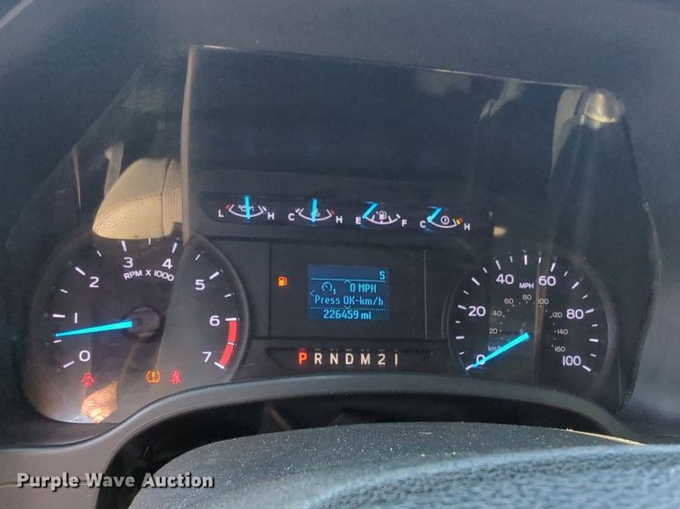 image for item NW9572 2017 Ford F250 Super Duty Crew Cab pickup truck