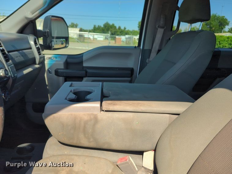 image for item NW9572 2017 Ford F250 Super Duty Crew Cab pickup truck