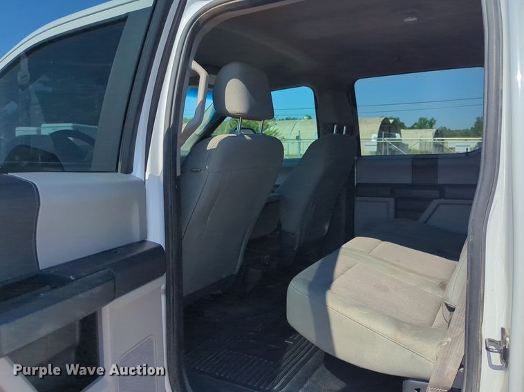 image for item NW9572 2017 Ford F250 Super Duty Crew Cab pickup truck