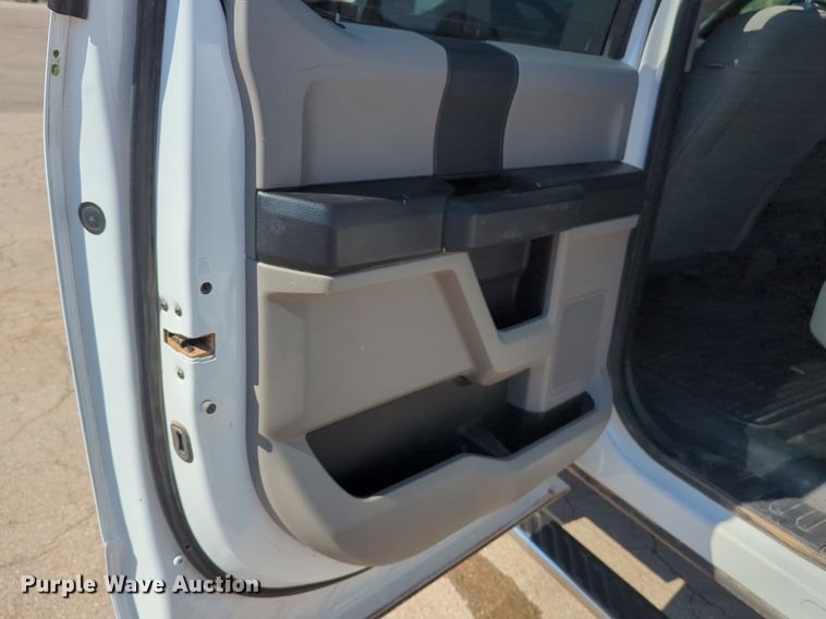 image for item NW9572 2017 Ford F250 Super Duty Crew Cab pickup truck