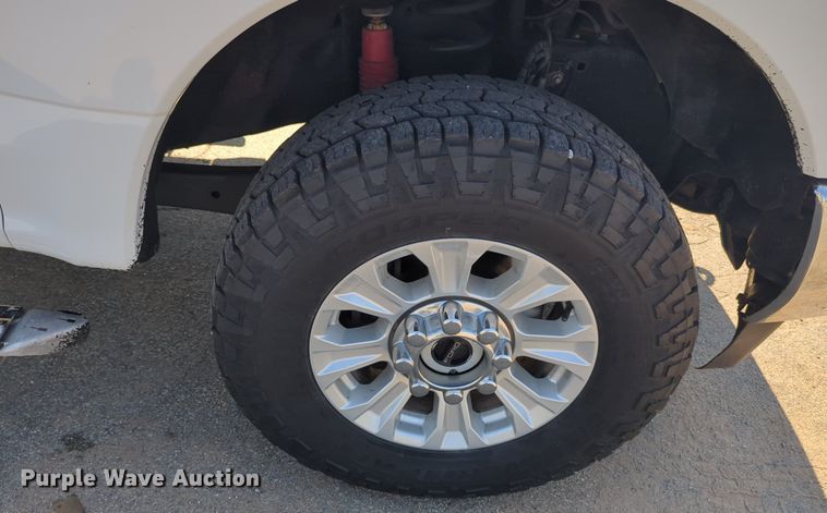 image for item NW9572 2017 Ford F250 Super Duty Crew Cab pickup truck