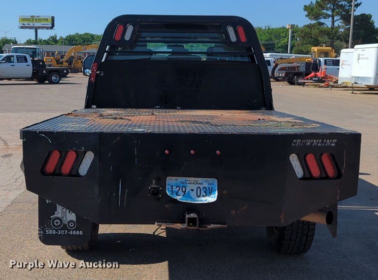 image for item NW9574 2017 Ford F250 Super Duty Crew Cab flatbed pickup truck