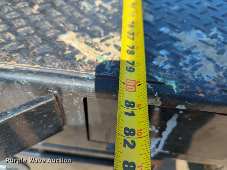 image for item NW9574 2017 Ford F250 Super Duty Crew Cab flatbed pickup truck