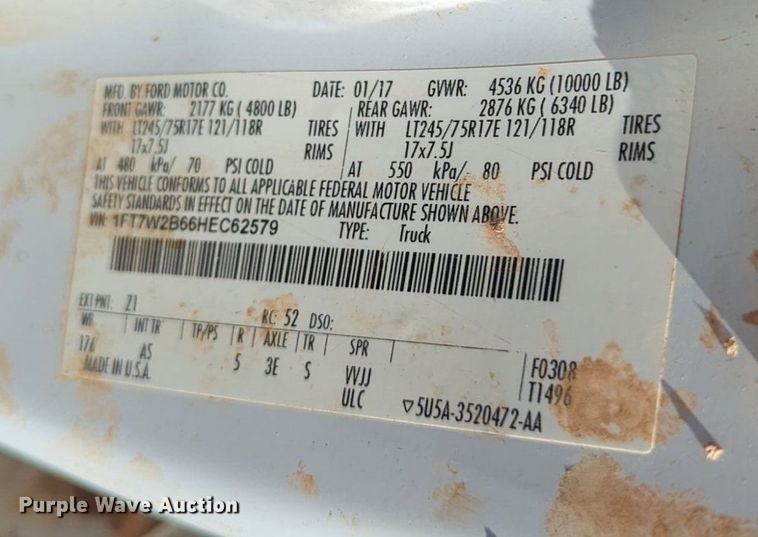 image for item NW9574 2017 Ford F250 Super Duty Crew Cab flatbed pickup truck