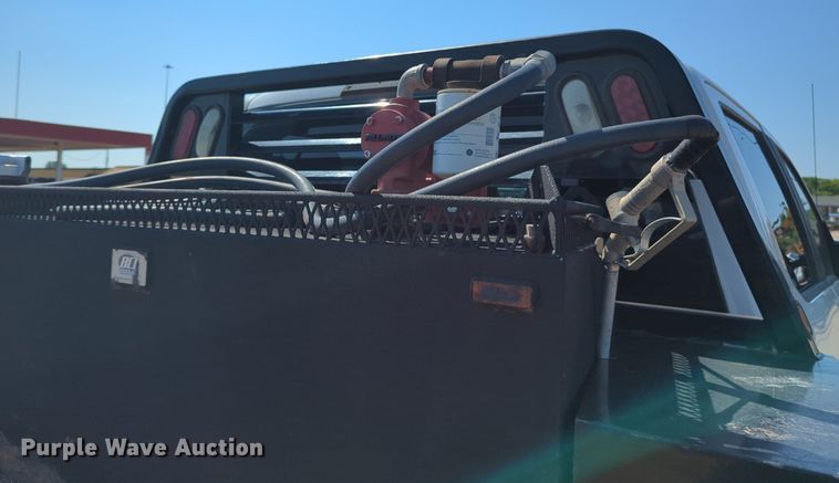 image for item NW9577 2017 Ford F350 Super Duty Crew Cab flatbed pickup truck