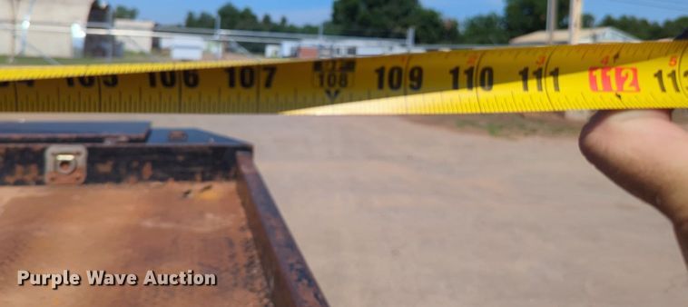 image for item NW9577 2017 Ford F350 Super Duty Crew Cab flatbed pickup truck