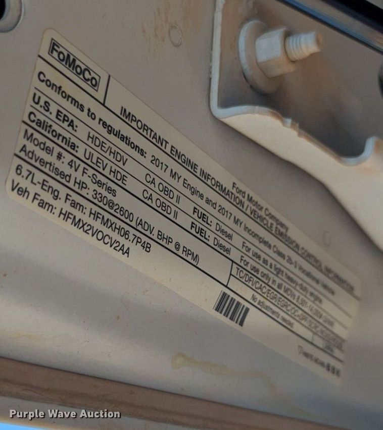 image for item NW9577 2017 Ford F350 Super Duty Crew Cab flatbed pickup truck