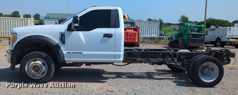 image for item NW9588 2017 Ford F550 Super Duty XL truck cab and chassis