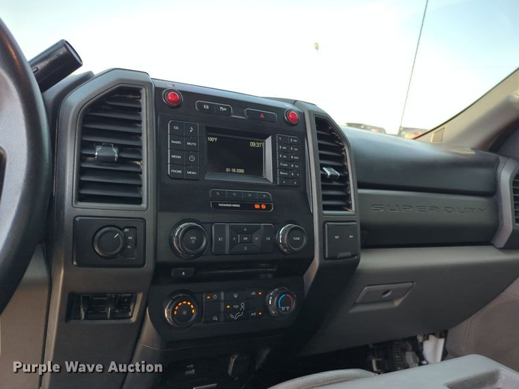 image for item NW9588 2017 Ford F550 Super Duty XL truck cab and chassis