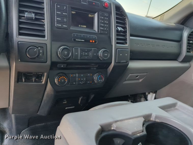 image for item NW9588 2017 Ford F550 Super Duty XL truck cab and chassis