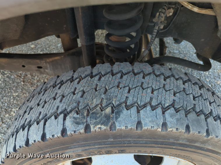 image for item NW9588 2017 Ford F550 Super Duty XL truck cab and chassis