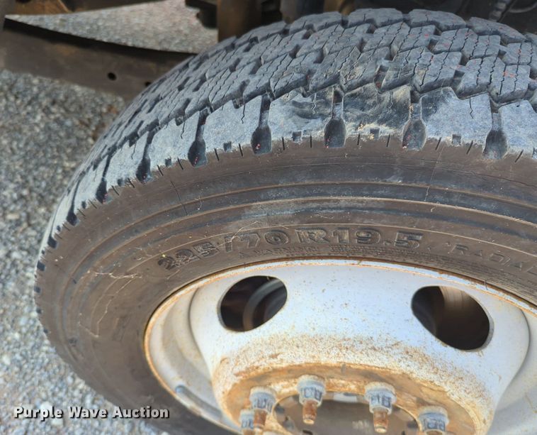 image for item NW9588 2017 Ford F550 Super Duty XL truck cab and chassis