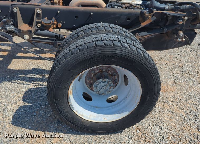 image for item NW9588 2017 Ford F550 Super Duty XL truck cab and chassis