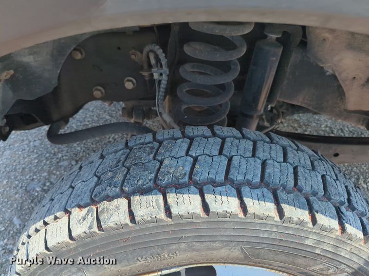 image for item NW9588 2017 Ford F550 Super Duty XL truck cab and chassis