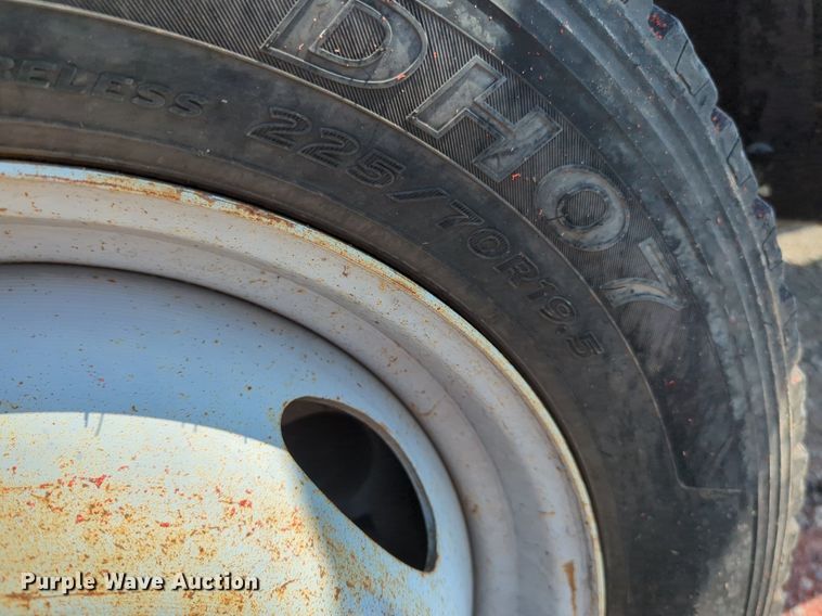 image for item NW9588 2017 Ford F550 Super Duty XL truck cab and chassis