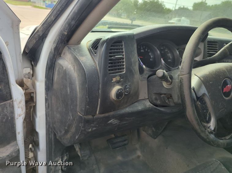 image for item NW9598 2012 Chevrolet 2SC pickup truck