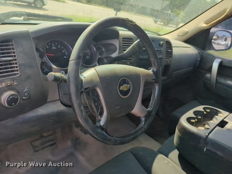 image for item NW9599 2012 Chevrolet 2SC pickup truck