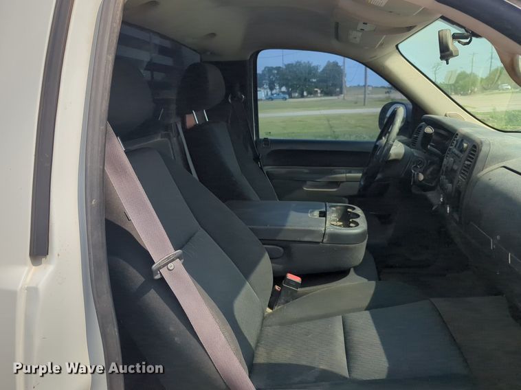 image for item NW9599 2012 Chevrolet 2SC pickup truck