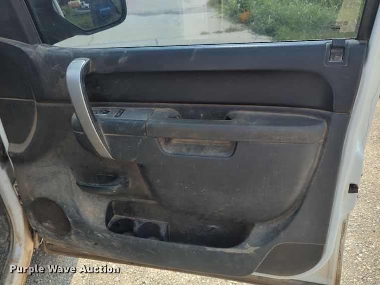 image for item NW9599 2012 Chevrolet 2SC pickup truck