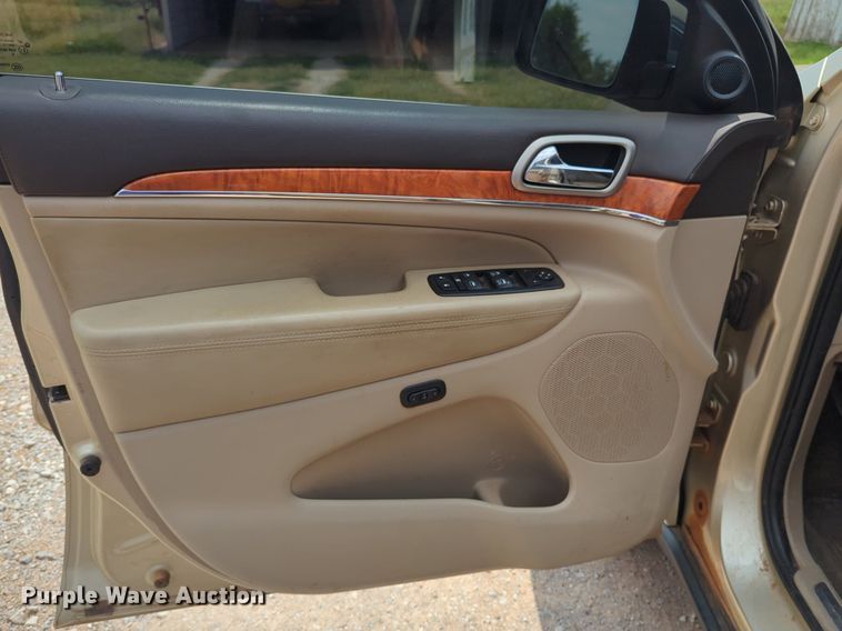 image for item NW9612 2011 Jeep Grand Cherokee Overland SUV