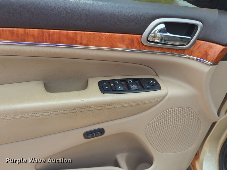 image for item NW9612 2011 Jeep Grand Cherokee Overland SUV