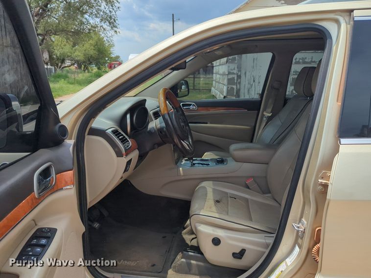 image for item NW9612 2011 Jeep Grand Cherokee Overland SUV