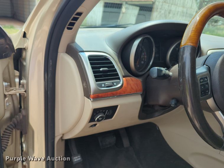 image for item NW9612 2011 Jeep Grand Cherokee Overland SUV