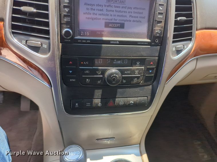 image for item NW9612 2011 Jeep Grand Cherokee Overland SUV