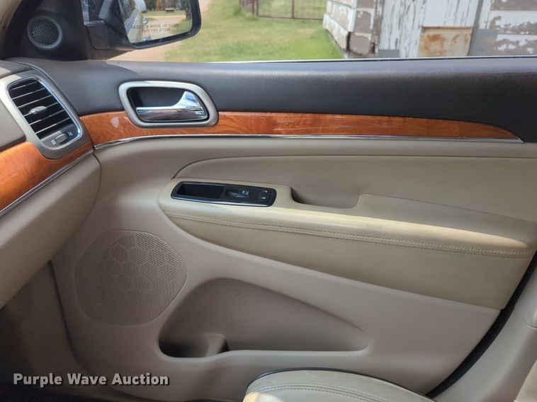 image for item NW9612 2011 Jeep Grand Cherokee Overland SUV