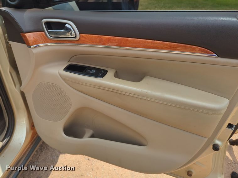 image for item NW9612 2011 Jeep Grand Cherokee Overland SUV