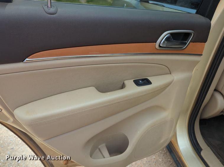 image for item NW9612 2011 Jeep Grand Cherokee Overland SUV