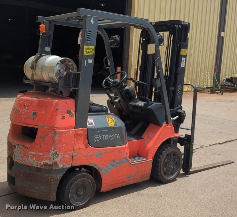 image for item NW9660 1999 Toyota 7FGCU25 forklift