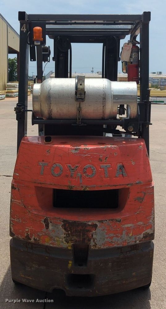 image for item NW9660 1999 Toyota 7FGCU25 forklift