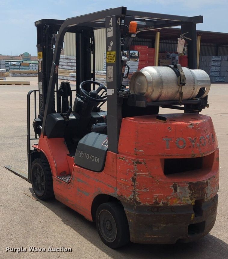 image for item NW9660 1999 Toyota 7FGCU25 forklift