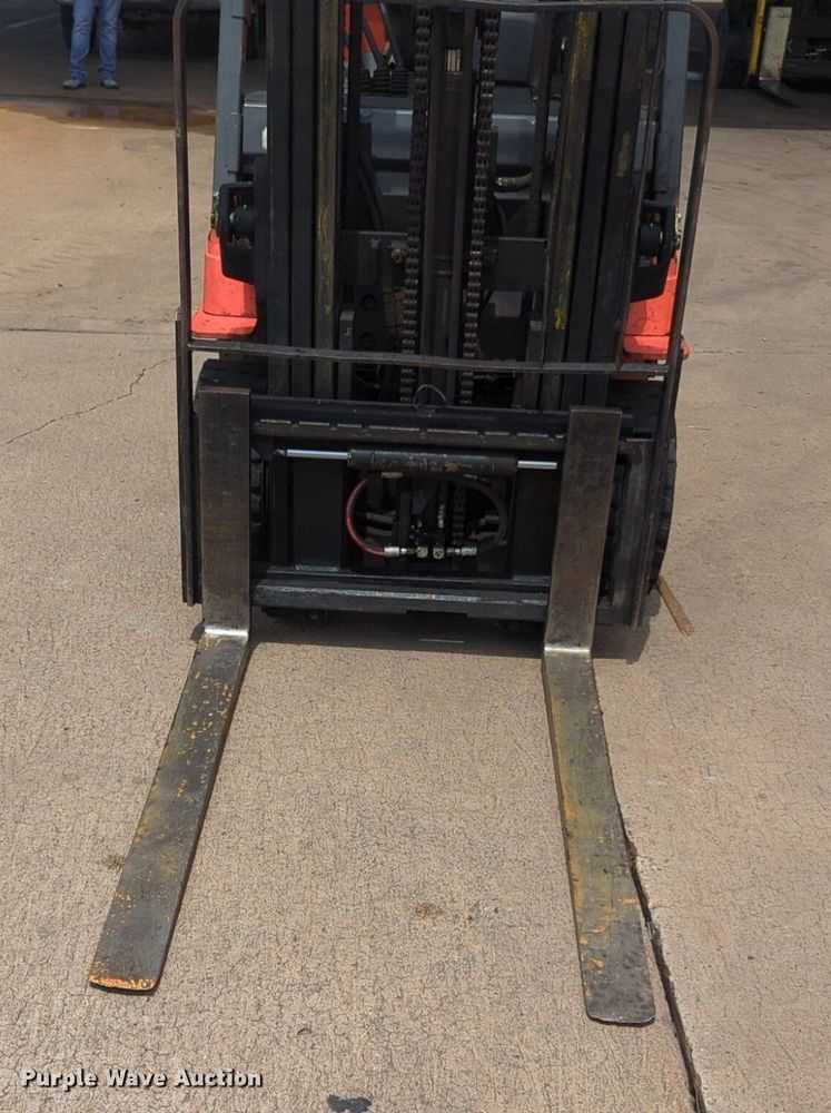 image for item NW9660 1999 Toyota 7FGCU25 forklift