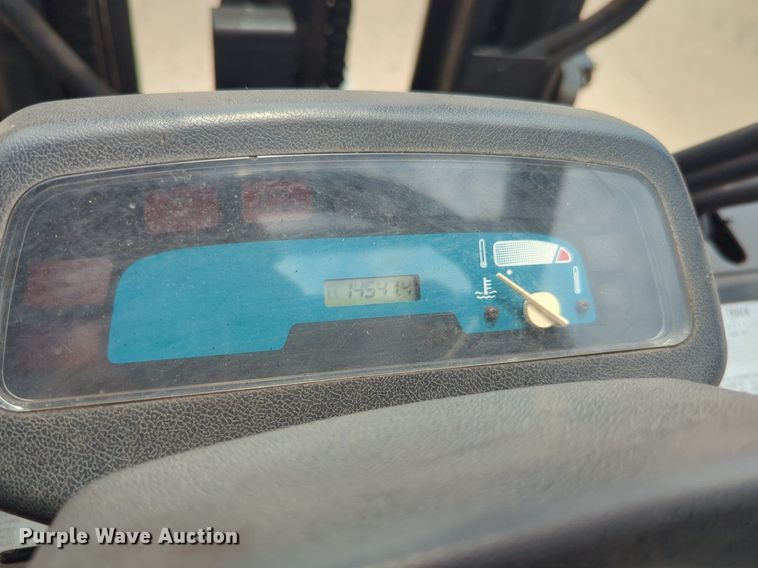 image for item NW9660 1999 Toyota 7FGCU25 forklift