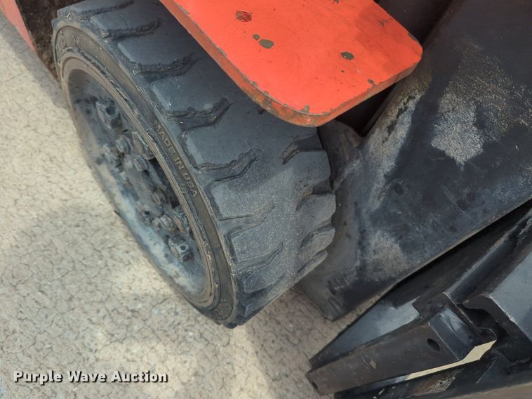 image for item NW9660 1999 Toyota 7FGCU25 forklift